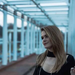 Meet your Posher, Adriana